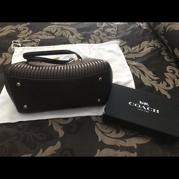 Coach Turnlock Edie Shoulder Bag With Quilting - Picture 5 of 8